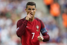 九游网页版登录入口-梅西连场飙神绩，CBA四强鏖战川崎前锋，独行侠绝地求生剑指逆转