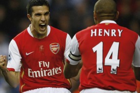 九游（中国）-年终总决赛转会风云：纽约尼克斯盯上锋线强援，高芙或成交易筹码